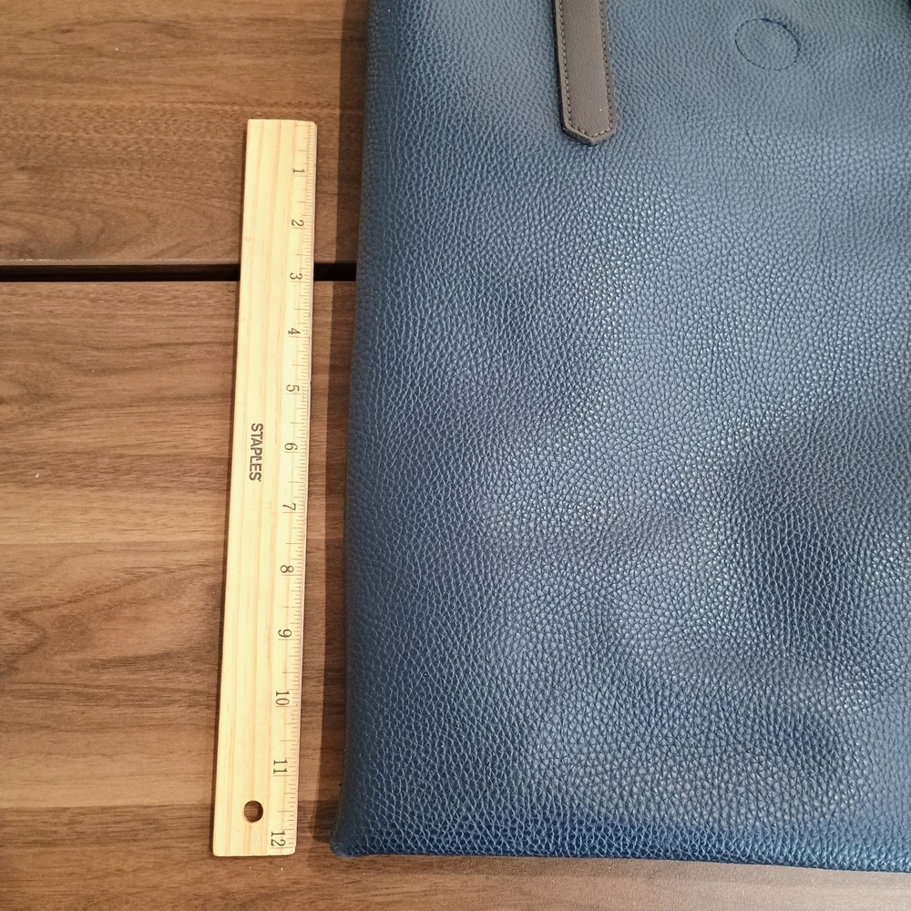 Elegant Blue Tote Bag - Picture 3 of 5